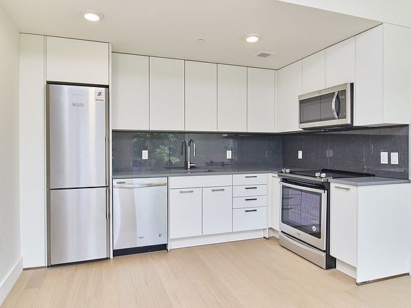 4th image of 542 W 153rd St APT 401
