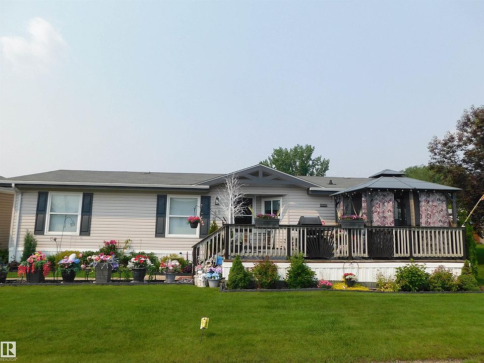 1st image of 45 Crystal Cres NW