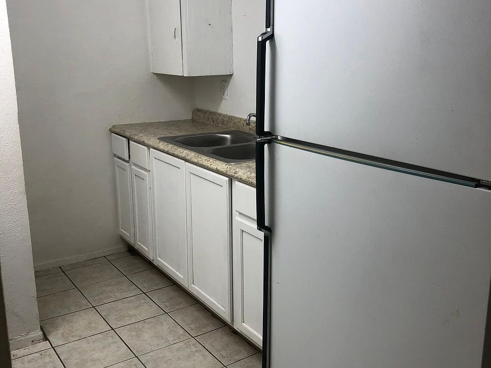 2nd image of 304 S 2nd St #B