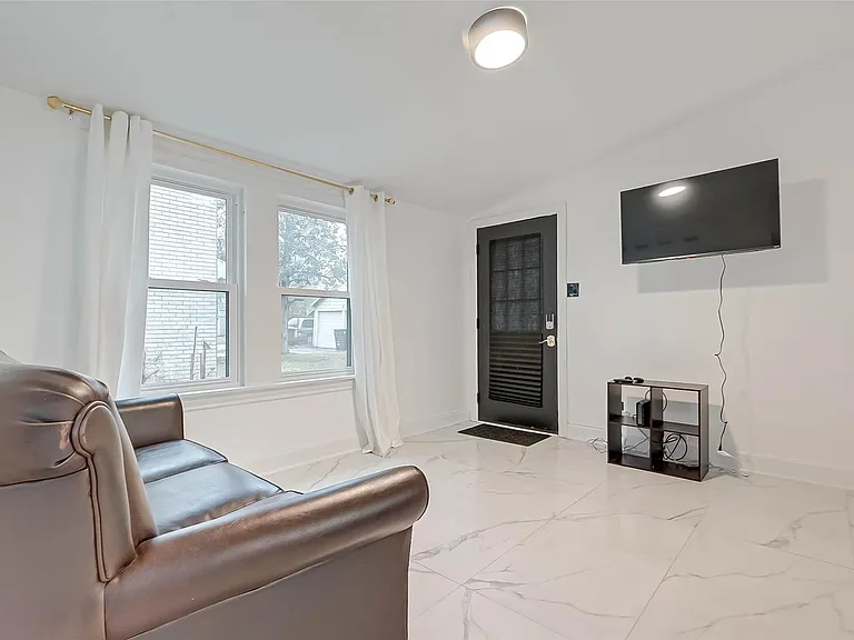 3222 Oakdale St — Photo 11