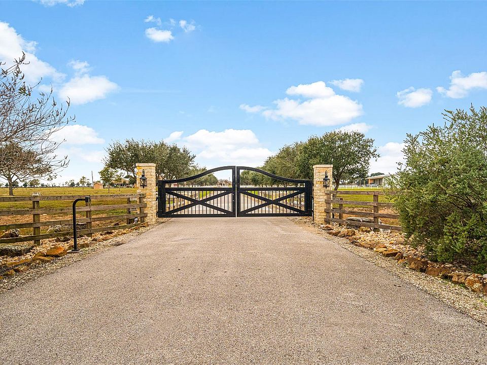 1st image of 32027 Meadow View Ln