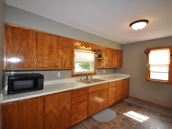 5th image of 1196 Riverview Dr