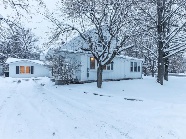 E1494 Main St, Waupaca, WI 54981