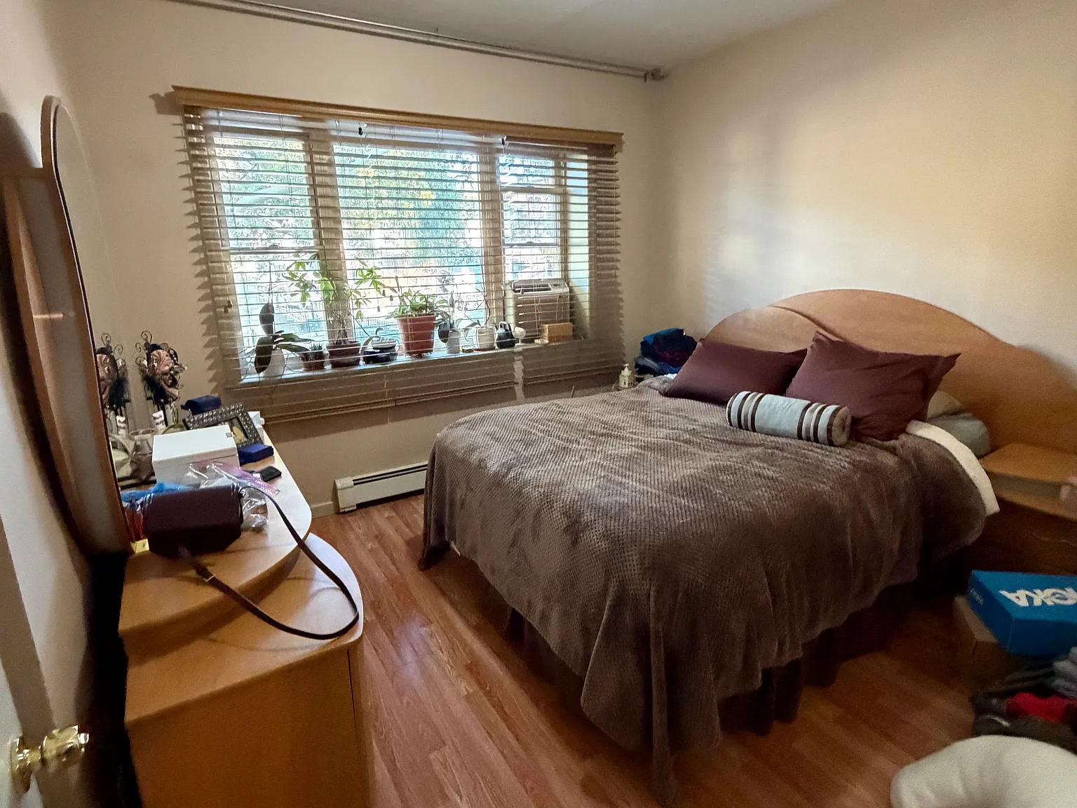 3 bed, 1000 sqft, $2,600 — Photo 3