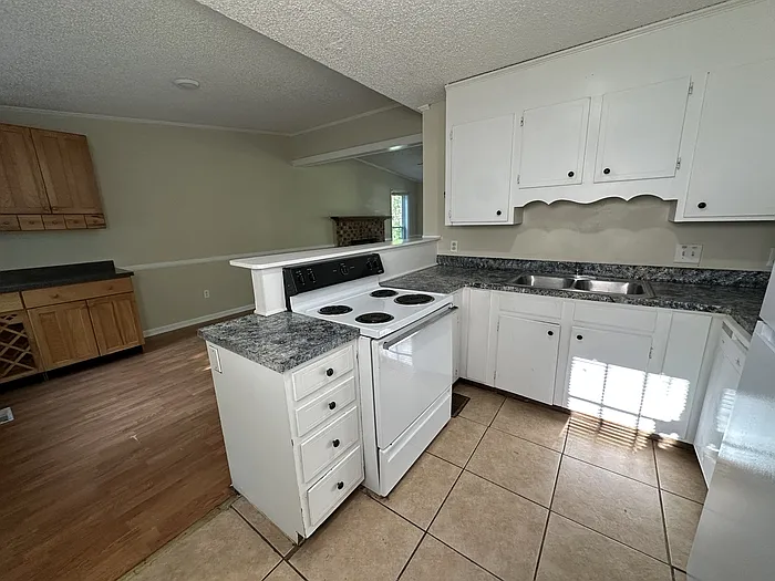 8000 Tiburon Cir — Photo 4