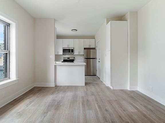 3rd image of 630 N Homan Ave APT 3A