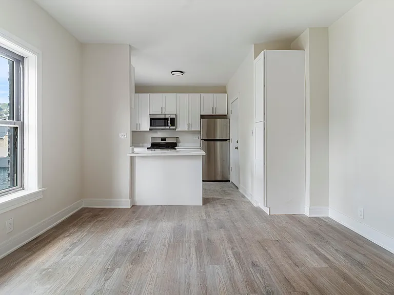 630 N Homan Ave #3A — Photo 3