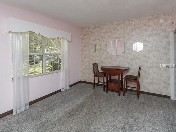 2nd image of 1939 Carrigan Ave