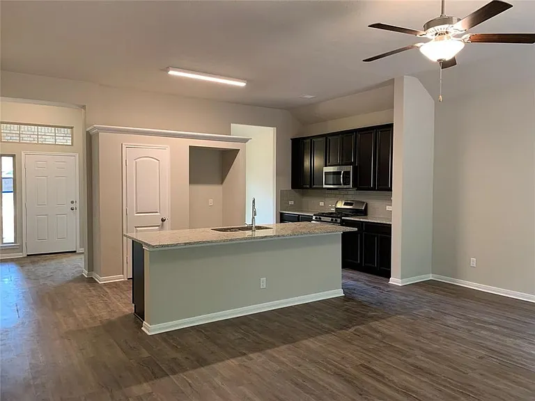 994 Arbor Xing — Photo 8