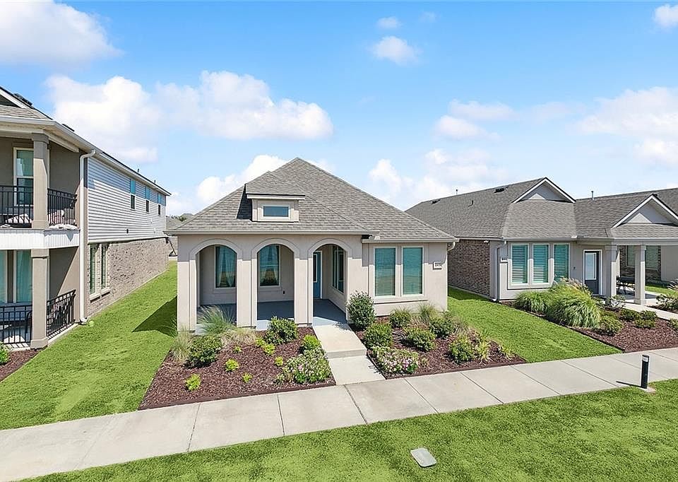 1st image of 845 Pelican Bay Dr