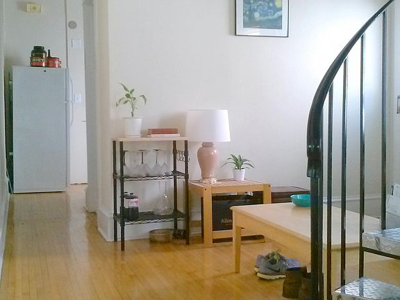 3rd image of 2406 Fremont Ave S #6