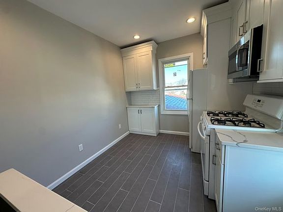 3rd image of 149 W Market St Floor 2