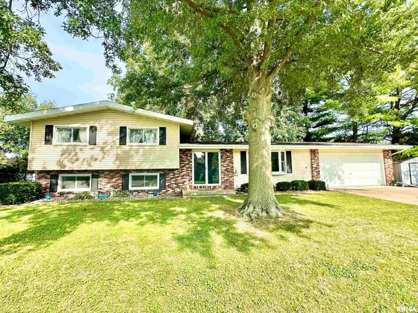 28 Briarwyck Dr, Jacksonville, IL 62650