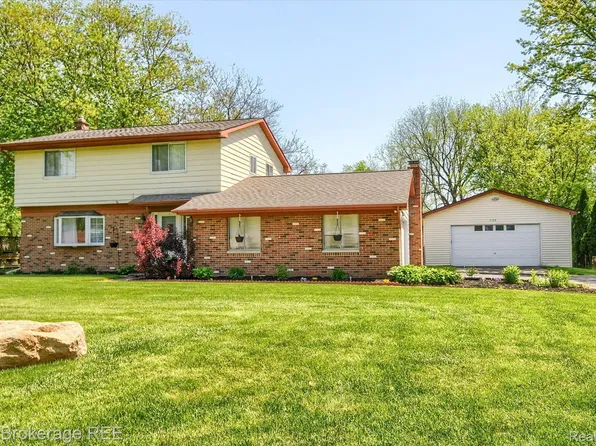 3128 Gehring Dr, Flint, MI 48506