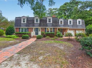 424 Susan Constant Dr, Virginia Beach, VA 23451