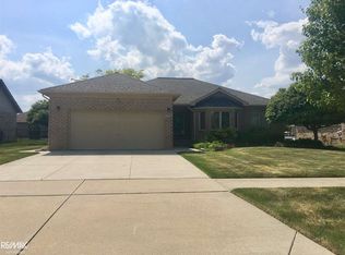 47253 S Fork Dr, Macomb, MI 48044