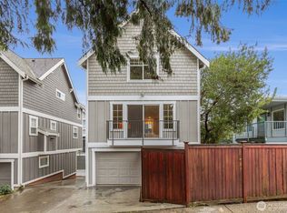 910 N 74th St, Seattle, WA 98103