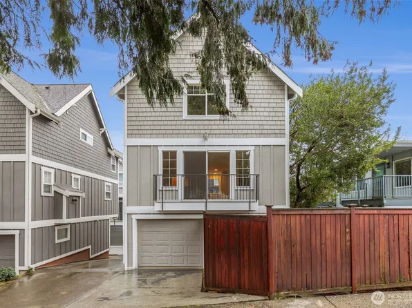 910 N 74th Street, Seattle, WA 98103