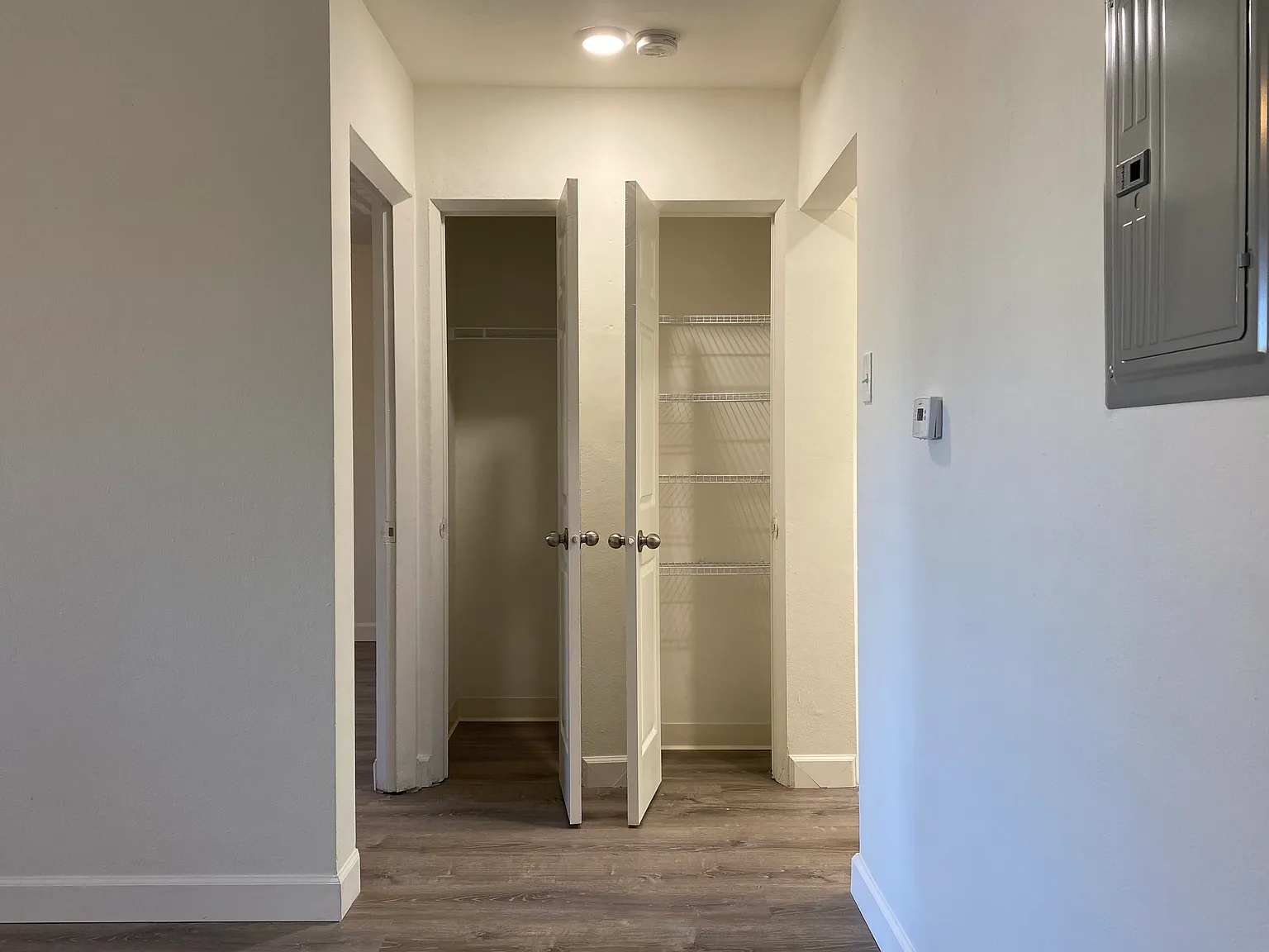 2 bed, 900 sqft, $1,050 — Photo 3