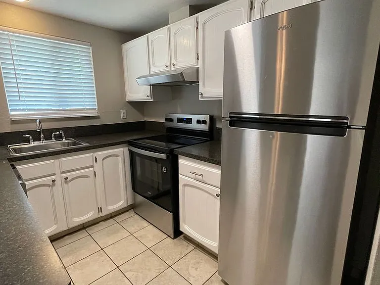 Churchill Village Apartments — Photo 59