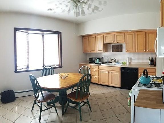 4th image of 15 Bailey St #1