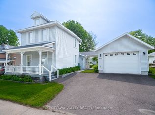 415 Trafalgar Rd, Pembroke, ON K8A5B3