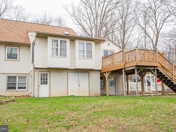 5th image of 25 Basin Hill Rd