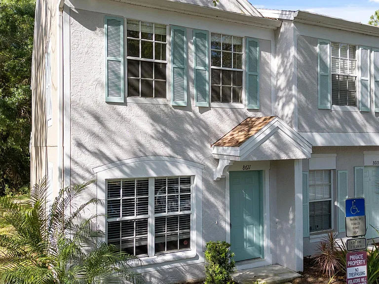 8611 Hunters Key Cir #8611 — Photo 1