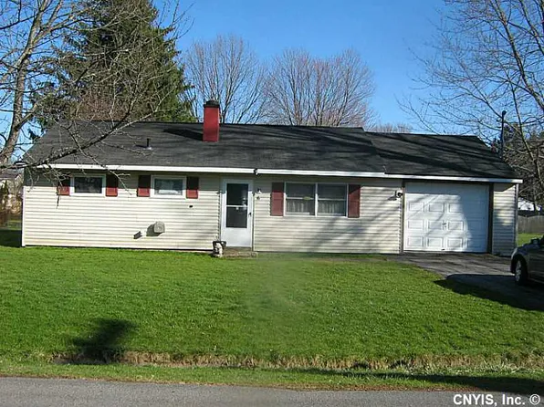 6 Dewey Dr, Central Square, NY 13036