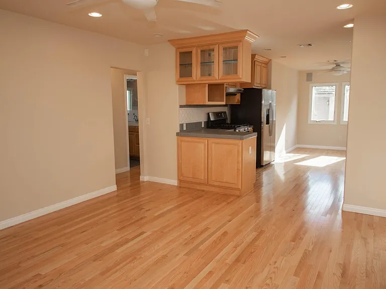 234 Roycroft Ave #C — Photo 7
