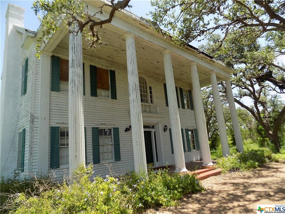 2nd image of 801 E Ymbacion St