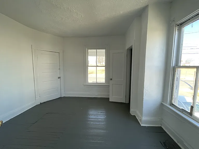2200 Memorial Ave #A — Photo 6