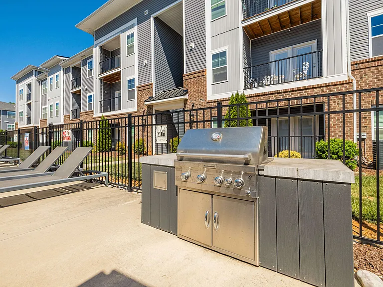 Grand Oaks Apartments — Photo 38