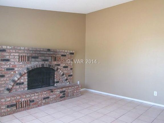 4th image of 618 E Winchester Dr