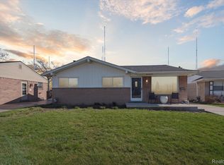 2153 New York Ave, Lincoln Park, MI 48146
