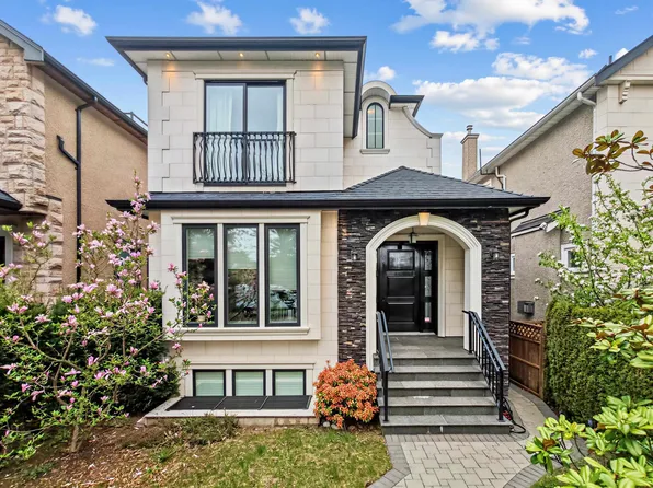 4555 W 9th Ave, Vancouver, BC V6R 2E2
