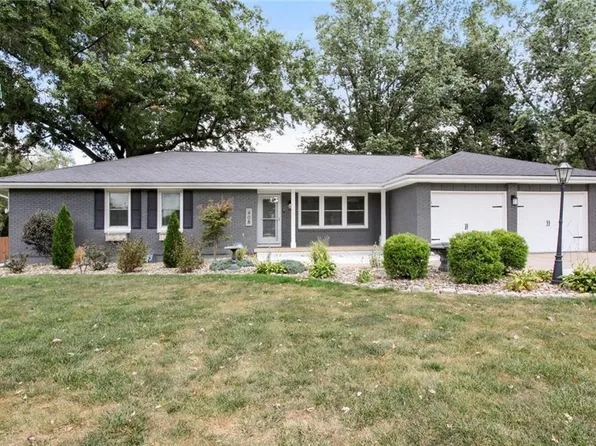 408 NW Obrien Rd, Lees Summit, MO 64063