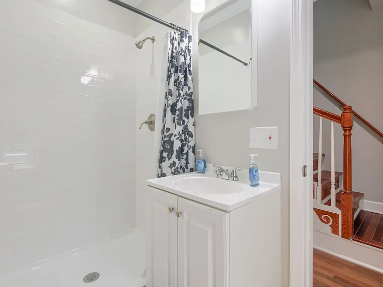 1809 E Pratt St — Photo 17