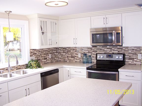 Kitchen w/new SS appliances