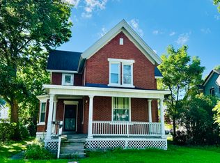 1018 8th St S, La Crosse, WI 54601