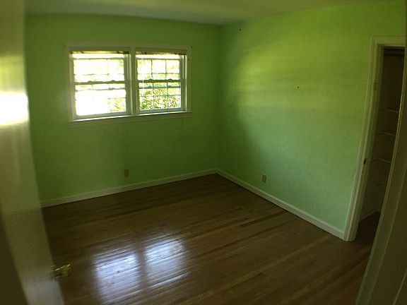 2nd image of 3338 Cornelia Dr