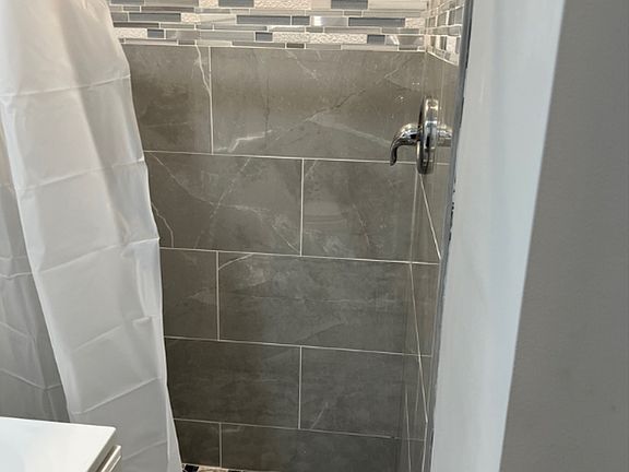 2nd image of 2430 Potterfield Rd E