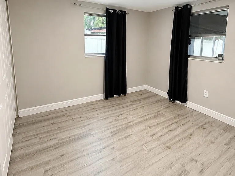 5651 Kelly Dr N — Photo 15