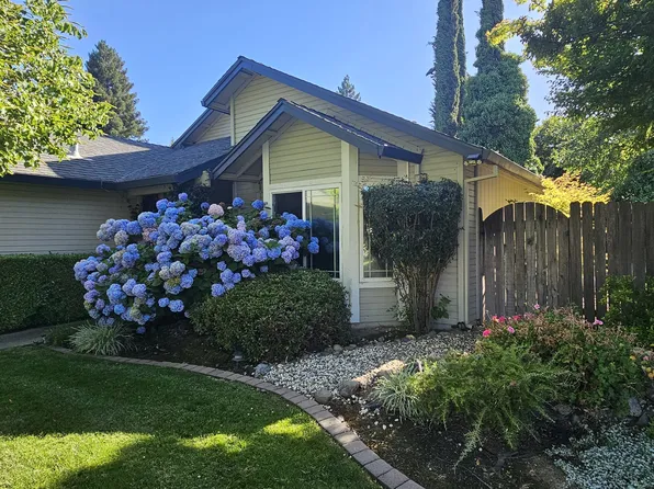 3083 Funston Dr, Sacramento, CA 95833