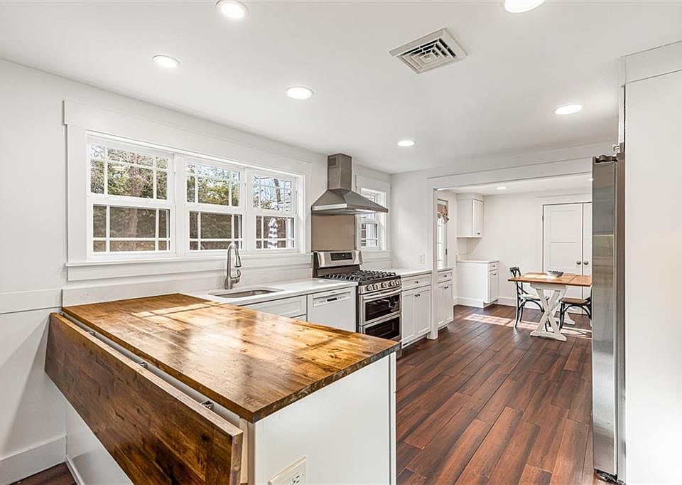 1st image of 45 Bonnie Brook Dr