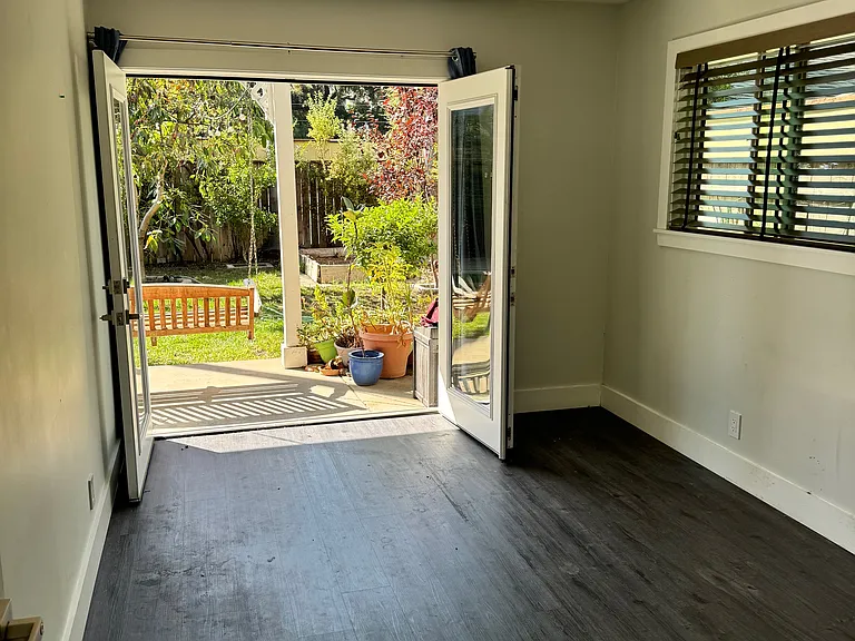 113 N Alvarado St — Photo 17
