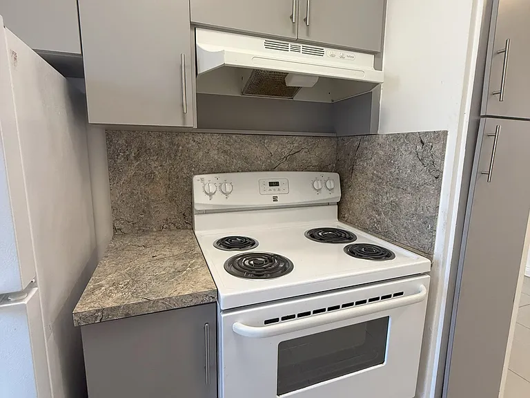4410 W Flagler St — Photo 14