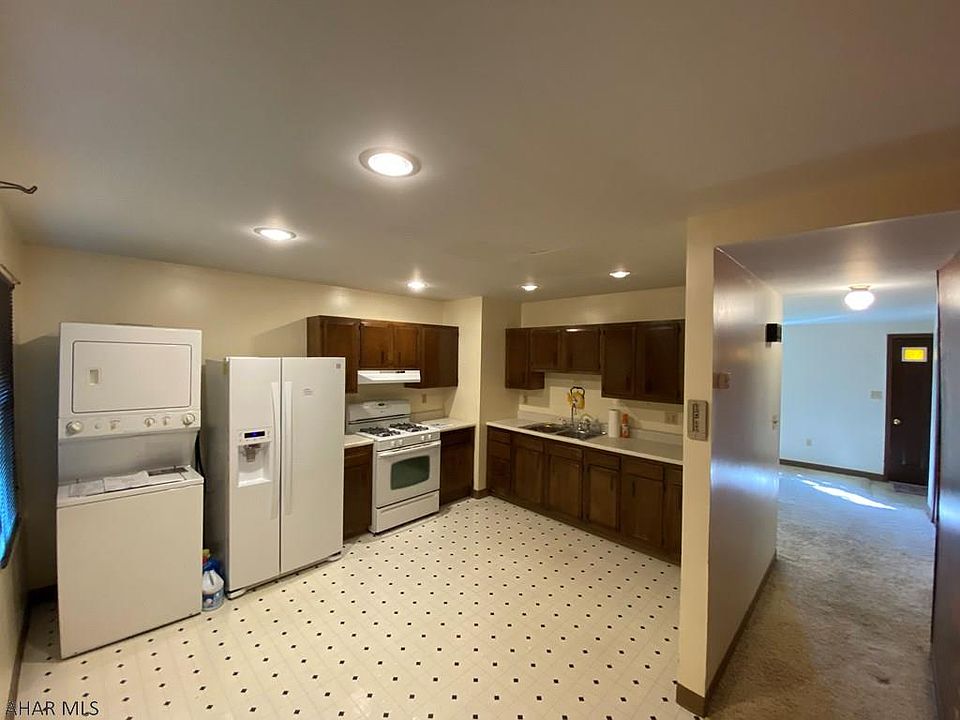 2nd image of 1922 15th Ave