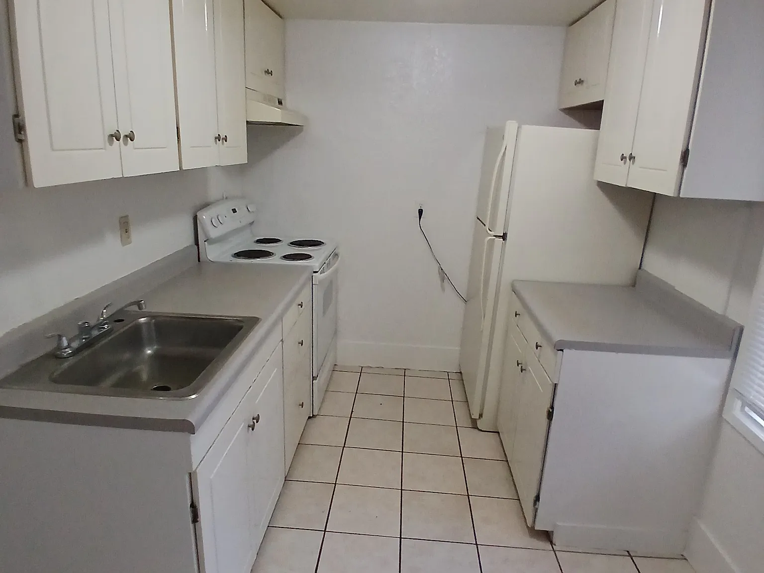 4 bed, 1100 sqft, $2,600 — Photo 2