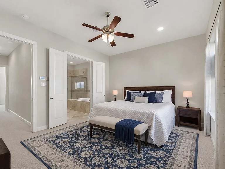 705 Delano St — Photo 26